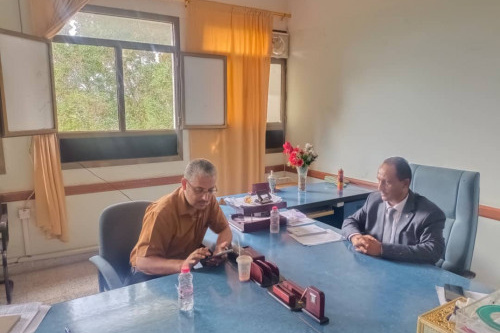 عميد كلية المجتمع عدن يلتقي مدير مكتب الصحة بمديرية دار سعد